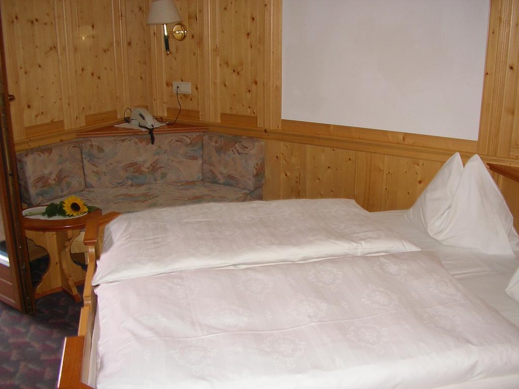 Burgblick Hotel San Lorenzo di Sebato Szoba fotó