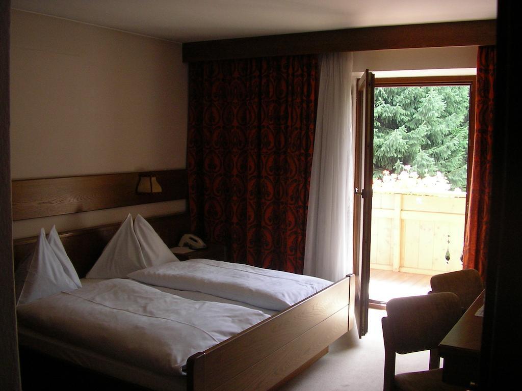 Burgblick Hotel San Lorenzo di Sebato Szoba fotó